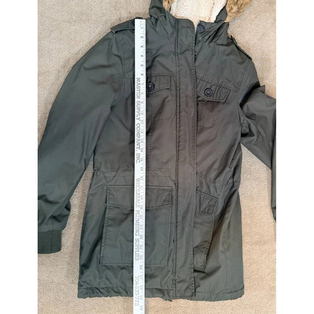 Levis Parka Jacket Mens Medium Green Sherpa Lined Faux Fur Trim Utility FLAWS